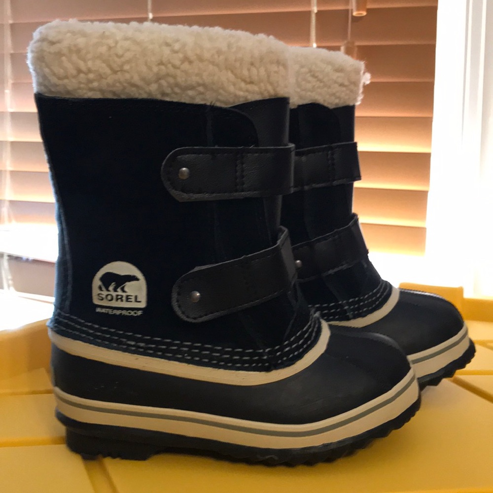 Sorel Waterproof Snow Boots Kids NWOT Velcro Black